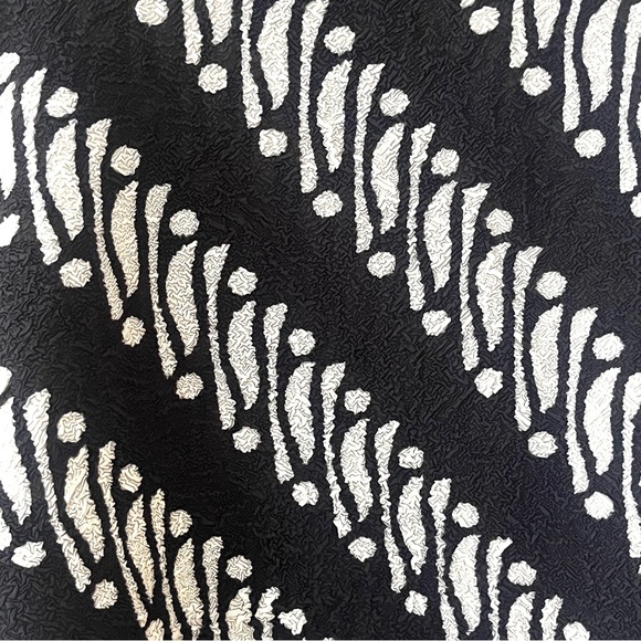 🏷️🎉🆕 nwt! • black & white zebra striped dolman batwing crinkle top - Picture 5 of 16